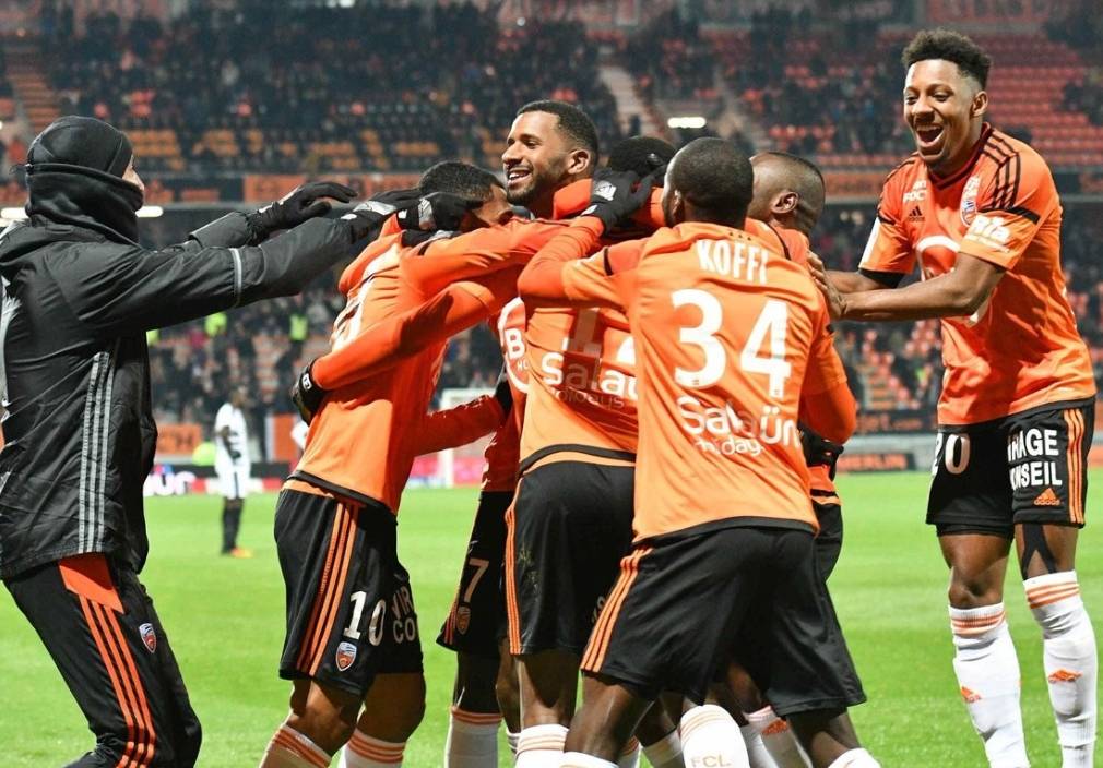 法甲焦点战：洛里昂主场迎战里尔，谁能抢得关键三分？